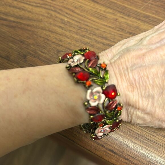 Vintage Hinged Floral Cuff Bracelet. Red Rhinestones, Burnished Goldtone, Pink. - Picture 5 of 6